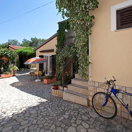 Guest house Mile 3*